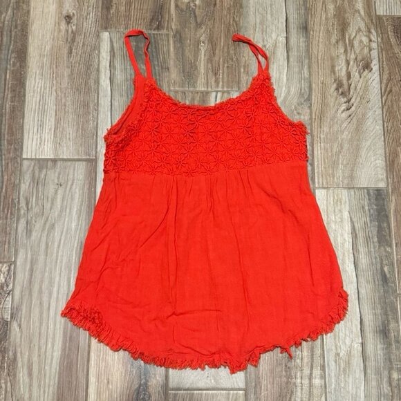 Umgee Crochet Flower Tank - Picture 3 of 3